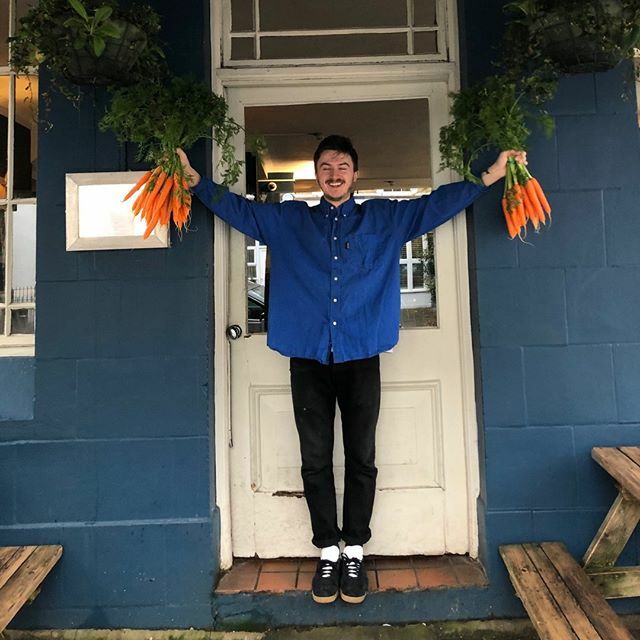 We get fresh Fruit &amp; Veg daily. Our most local (and favourite) supplier is our neighbour, Dawn. She gets us lots of goodies from her allotment that go into both the kitchen and our cocktails! Top job, Dawn.

#TheMontpelier #Peckham #GoodFood 📅Kitchen… ift.tt/38h79Ux