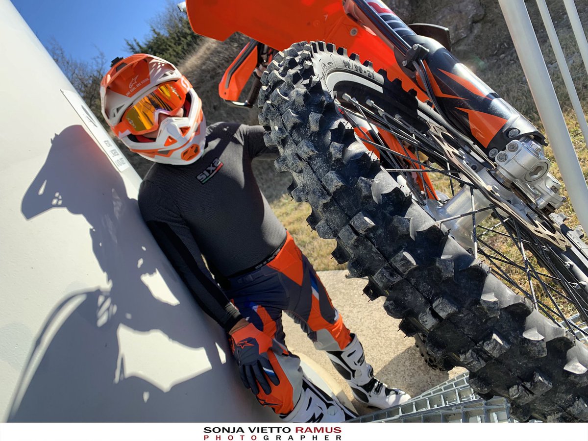 SonjaViettoRamu's tweet photo. Mitas off-road 💫 #mitasmoto #mitastyres #ridemitas #ridetogether ⁦@SIXSsport⁩ #sixs #six2 ⁦@alpinestars⁩ #alpinestarsprotects #aviator #tech10 #supertechpants #emiliaromagna #offroad #ktmexc450 https://t.co/E5rBGfEgcl
