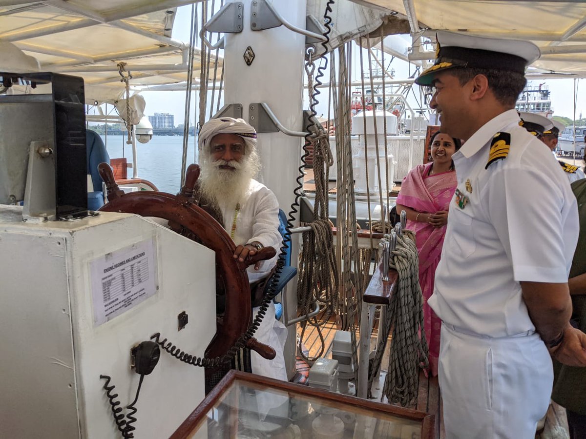 SadhguruJV's tweet photo. #IndianNavy has mastered the seas &amp; made the Nation proud; must equip them with tools that will bring inner balance &amp; mastery over self- an essential strength in times of peace or conflict. Salute your valour &amp; sacrifice. –Sg @indiannavy #SouthernNavalCommand https://t.co/4wov8C9f9x