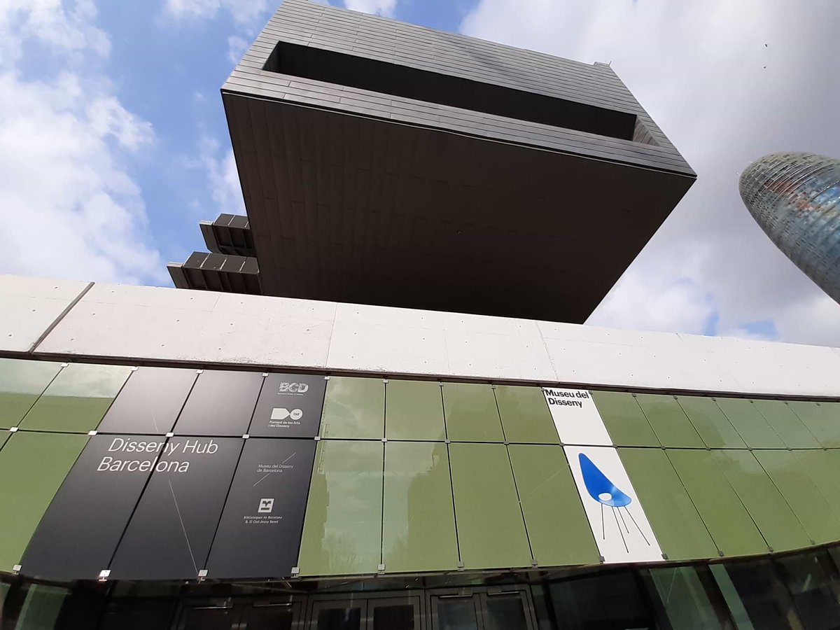 Visite guidée du Musée du Design de Barcelone sublimeo.com/musee-du-desig…