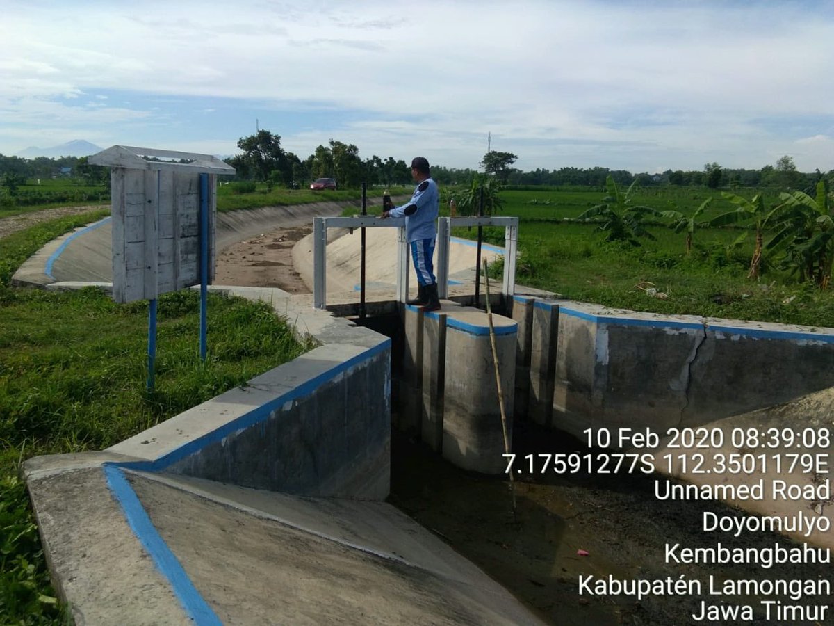 PSDA_BJN_TPOP's tweet photo. Perawatan pintu air oleh rekan-rekan TPOP DI Gondang di saluran induk Gondang Bangunan BG 1, BG 10, BG 11, BG 12 Kab. Lamongan 
#TPOPBJN #TPOP2020 https://t.co/oLlpyc5Xhb