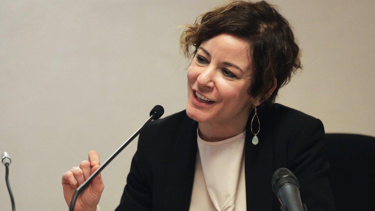 <a href="/Unicatt/">Università Cattolica</a> <a href="/telefonoazzurro/">Fondazione S.O.S. Telefono Azzurro ETS</a> <a href="/RivaGiuseppe/">Giuseppe Riva</a> #10febbraio Together for a better #internet. Il ministro Innovazione tecnologica e digitalizzazione @PaolaPisano_Min in <a href="/Unicatt/">Università Cattolica</a>: «Ricordiamoci sempre che l’intelligenza artificiale impara non dai nostri sogni di società, ma dalla nostra realtà» #SaferInternetDay <a href="/InnovazioneGov/">Dipartimento per la Trasformazione Digitale</a>