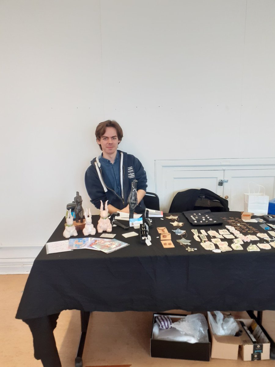 JSAppliedArts's tweet image. Manning the valentines pop up shop today come and visit us in Regent Street room 23 (canteen) ❤️