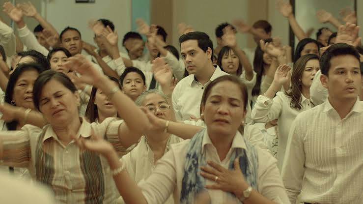 honor thy father (dir. erik matti, 2015)- a father struggles to keep his family safe after things go south in their networking scheme and his wife's father runs away with the money- john lloyd's performance was AMAZING- talks about greed and religious institutions
