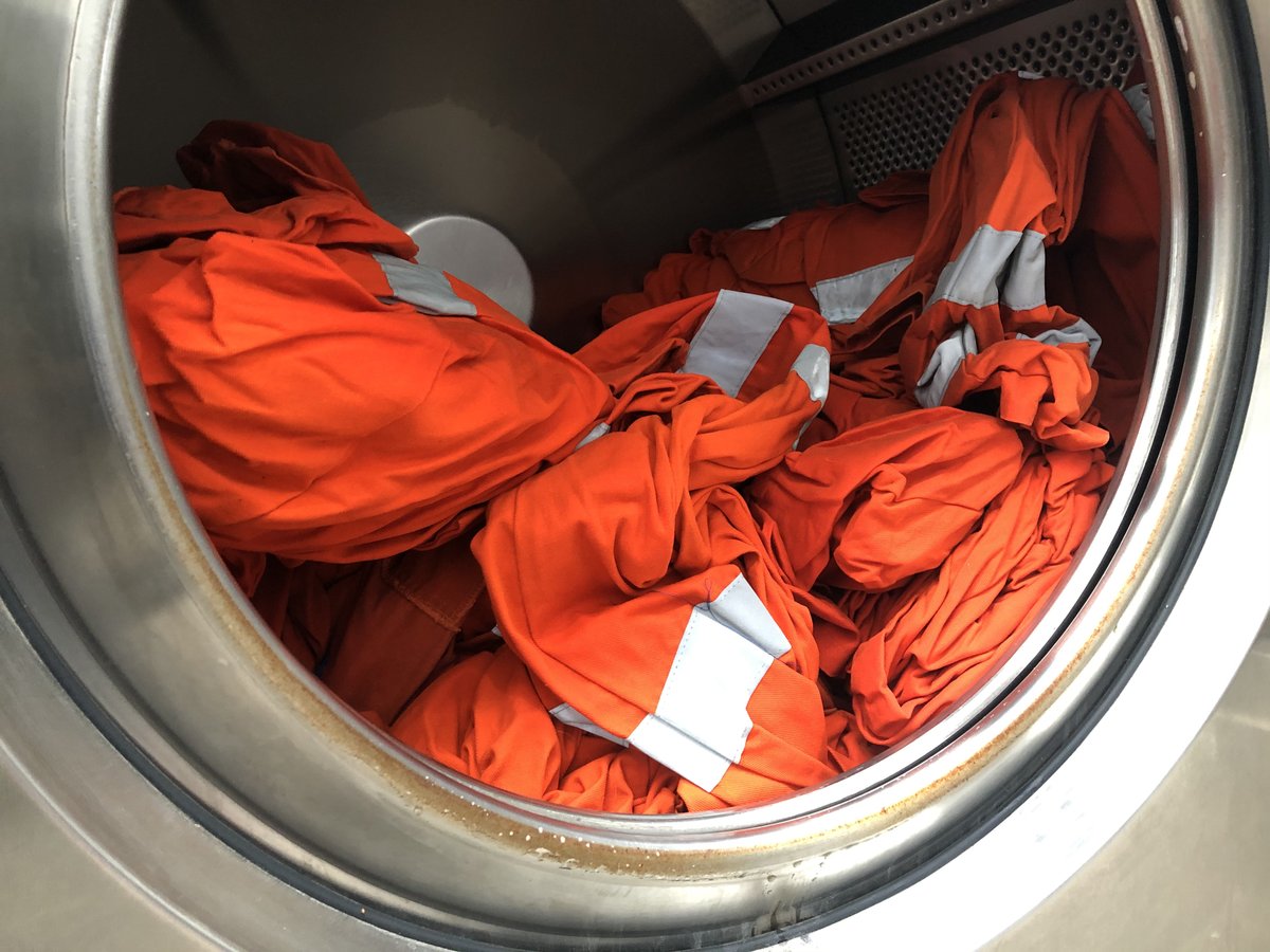 This time of year with poor weather conditions , low light , #hivisclothing needs to be kept in good condition to be #visible ,keep wearer safe from #risk of #harm #rail #motorway #ISO20471 ow.ly/IRjs30qgsTr