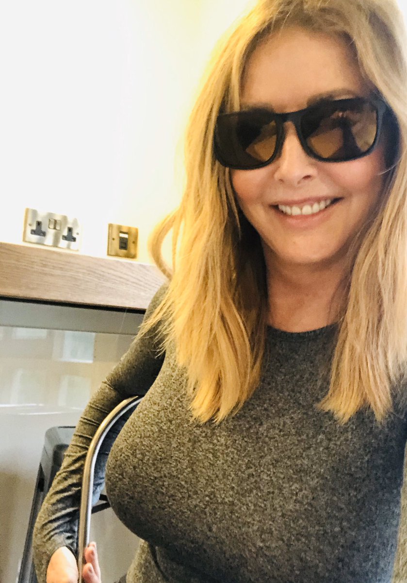 carolvorders's tweet photo. Starting a #GoodToWearGreyDay ๐๐๐ @OwsWills ๐
#GymThen #AdminBreakfast ๐ https://t.co/ENNdKqK92c