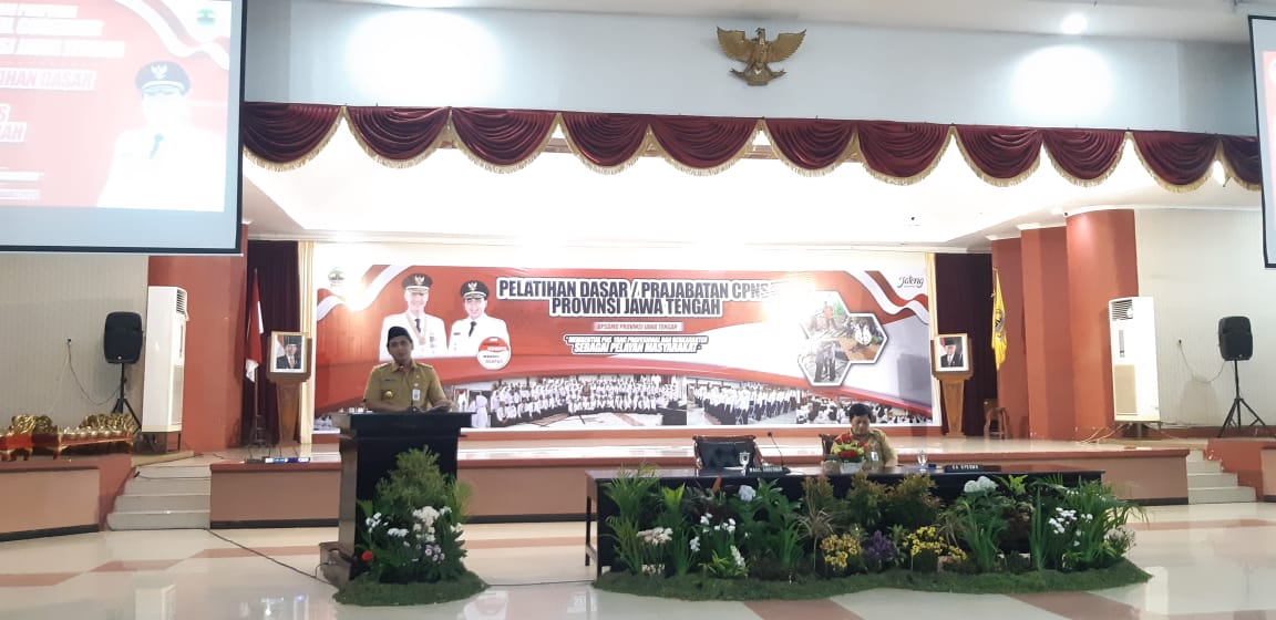 bpsdmdjtg's tweet photo. 240 CPNS ikuti Jam Pimpinan oleh Wakil Gubernur Jtg - bp @TajYasinMZ , 

ASN @provjateng bekerja melayani masyarakat.
#JatengGayeng #ASNJateng
@LAN_RI @BKNgoid @ganjarpranowo @IrwantoArief1 https://t.co/EI1eoCuECY