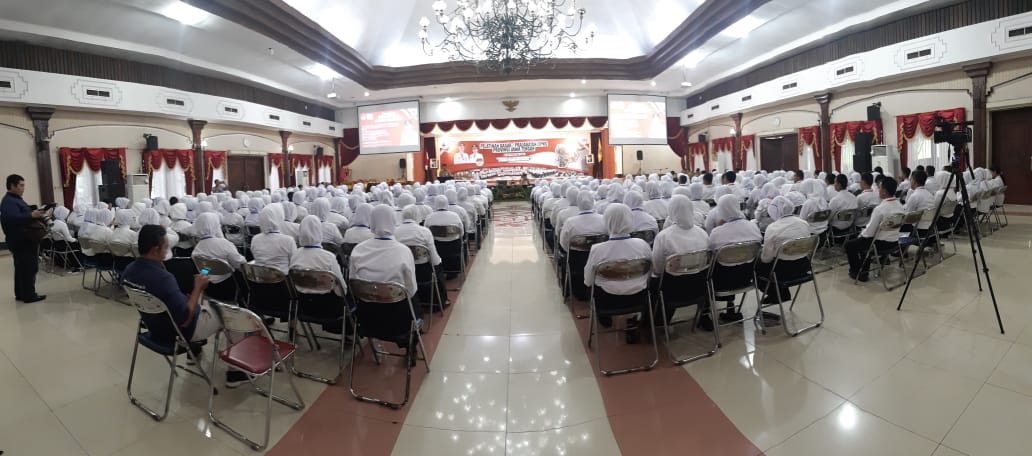 bpsdmdjtg's tweet photo. 240 CPNS ikuti Jam Pimpinan oleh Wakil Gubernur Jtg - bp @TajYasinMZ , 

ASN @provjateng bekerja melayani masyarakat.
#JatengGayeng #ASNJateng
@LAN_RI @BKNgoid @ganjarpranowo @IrwantoArief1 https://t.co/EI1eoCuECY