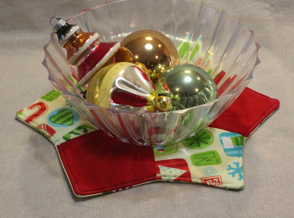 quilts_more's tweet photo. Fabric Star, Christmas Gift Decoration, Dresden Centerpiece, Red, Green, Beige, Blue, Gifts, Tree, Side Table Decor, Winter Vase Decoration https://t.co/15uDnOYFHZ #Etsy #ImagineQuiltsAndMore #SideTableDecor https://t.co/ru22rJkhZT