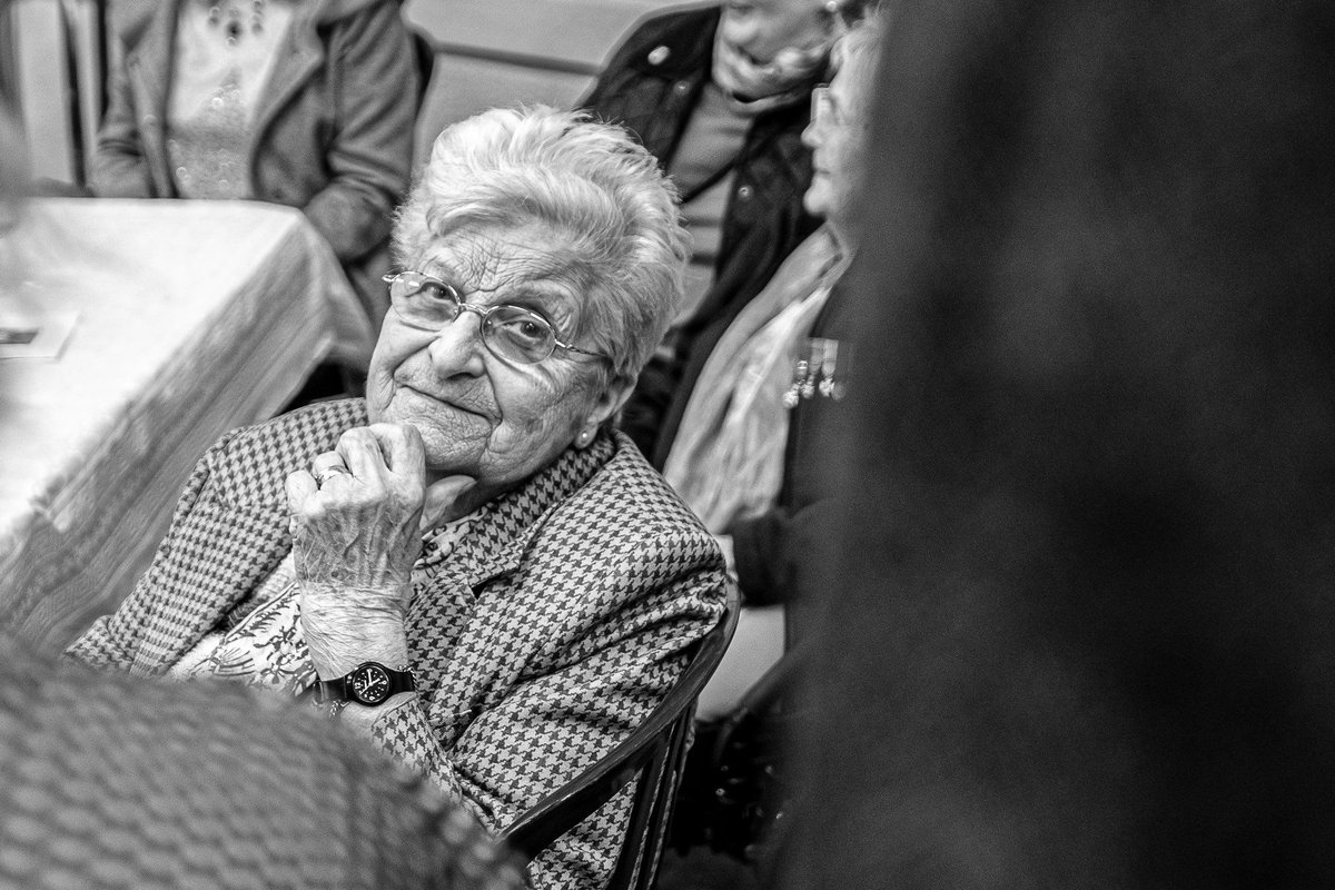 Paroles que je retiendrai de Monique, 99 ans, qui fit passer la frontière à 135 aviateurs alliés et leur a sauvé la vie au péril de la sienne : " Ne craindre personne, sinon tu pars perdant"... une battante! C'était pourun reportage pour le mag #visitwapi #inspirational