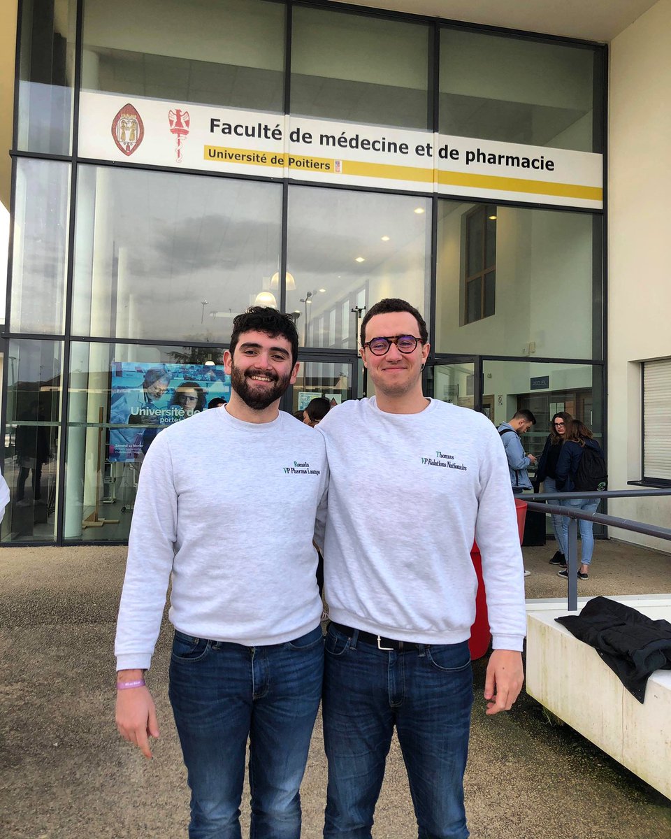 assoInterPharma's tweet photo. Ce week-end Interpharma étaient présents à l’AG ANEPF de Poitiers. Nous avons participé a une journée de formations et d’échanges sur différents thèmes avec d’autre étudiants en pharmacie de France : loi anti cadeaux, perspectives professionnelles, commission industrie, ... https://t.co/haLKR30ijr