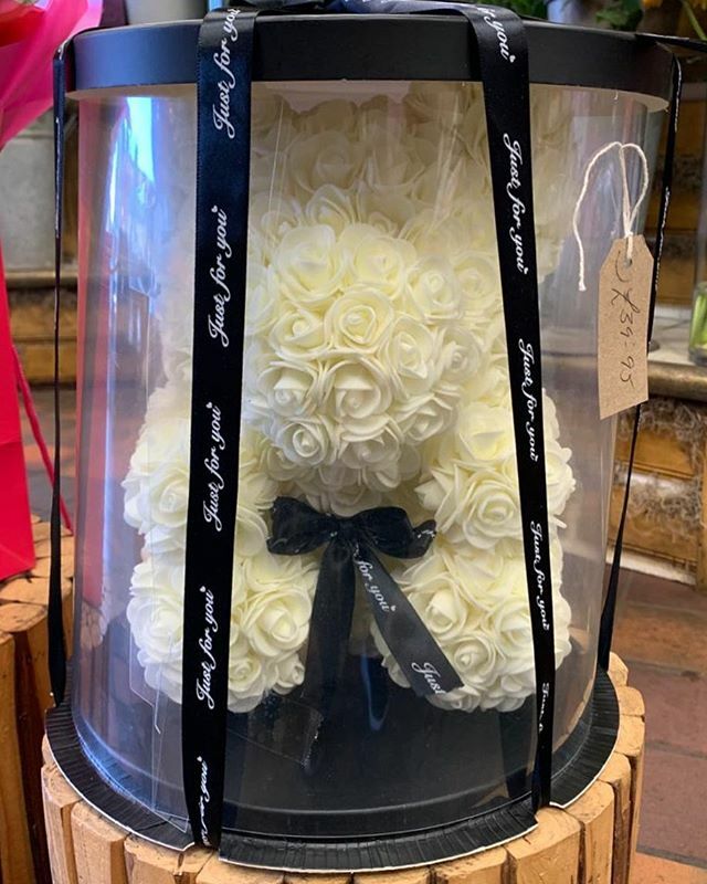 ssmithflowers's tweet photo. Rose Bears available in store ONLY 🐻🌹#valentines #valentinesgift #rosebear #sharethelove https://t.co/3gX8BOiDPo https://t.co/tnaNkjsg0P