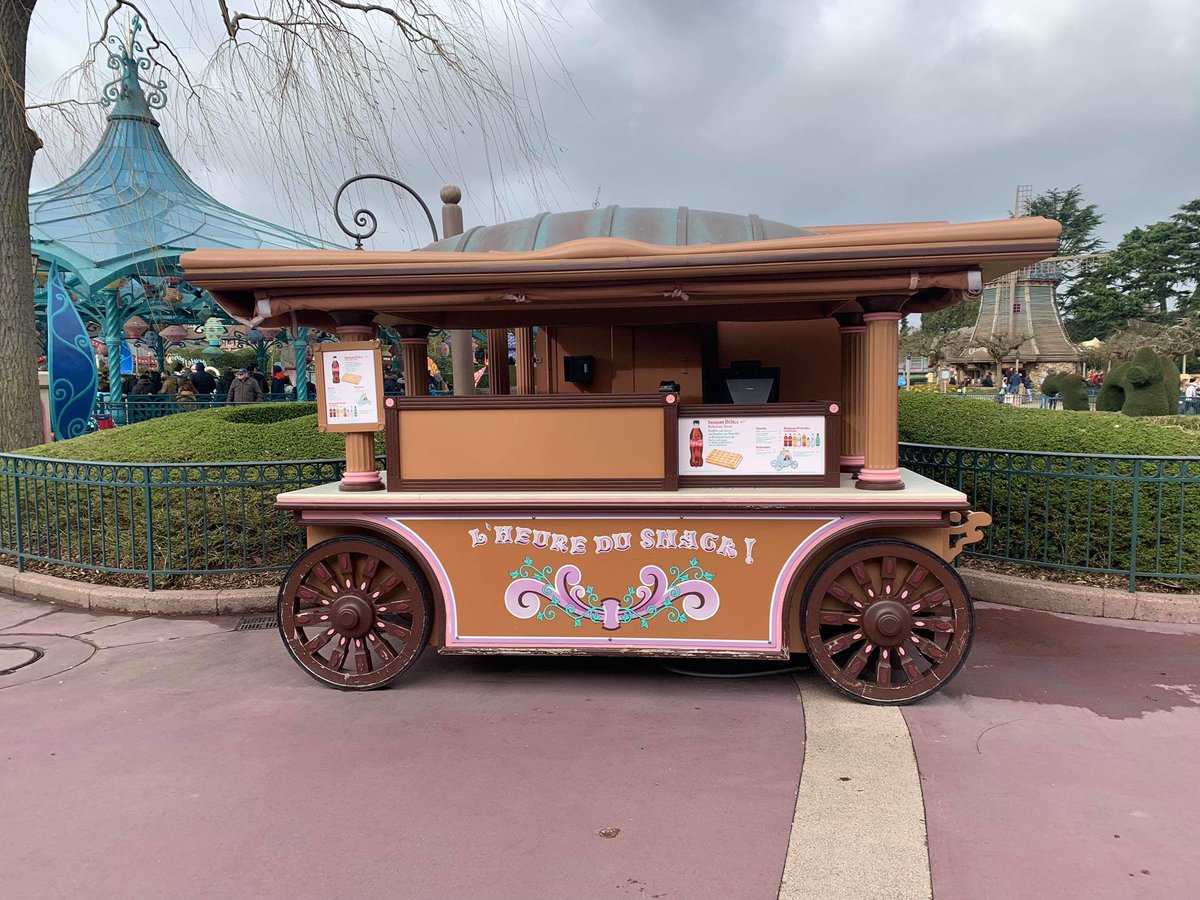 ED92Magic's tweet photo. A new 🥤🍿🧁 cart has been unveiled Infront of the Tea Cups ☕️ https://t.co/nb4AnI2uip