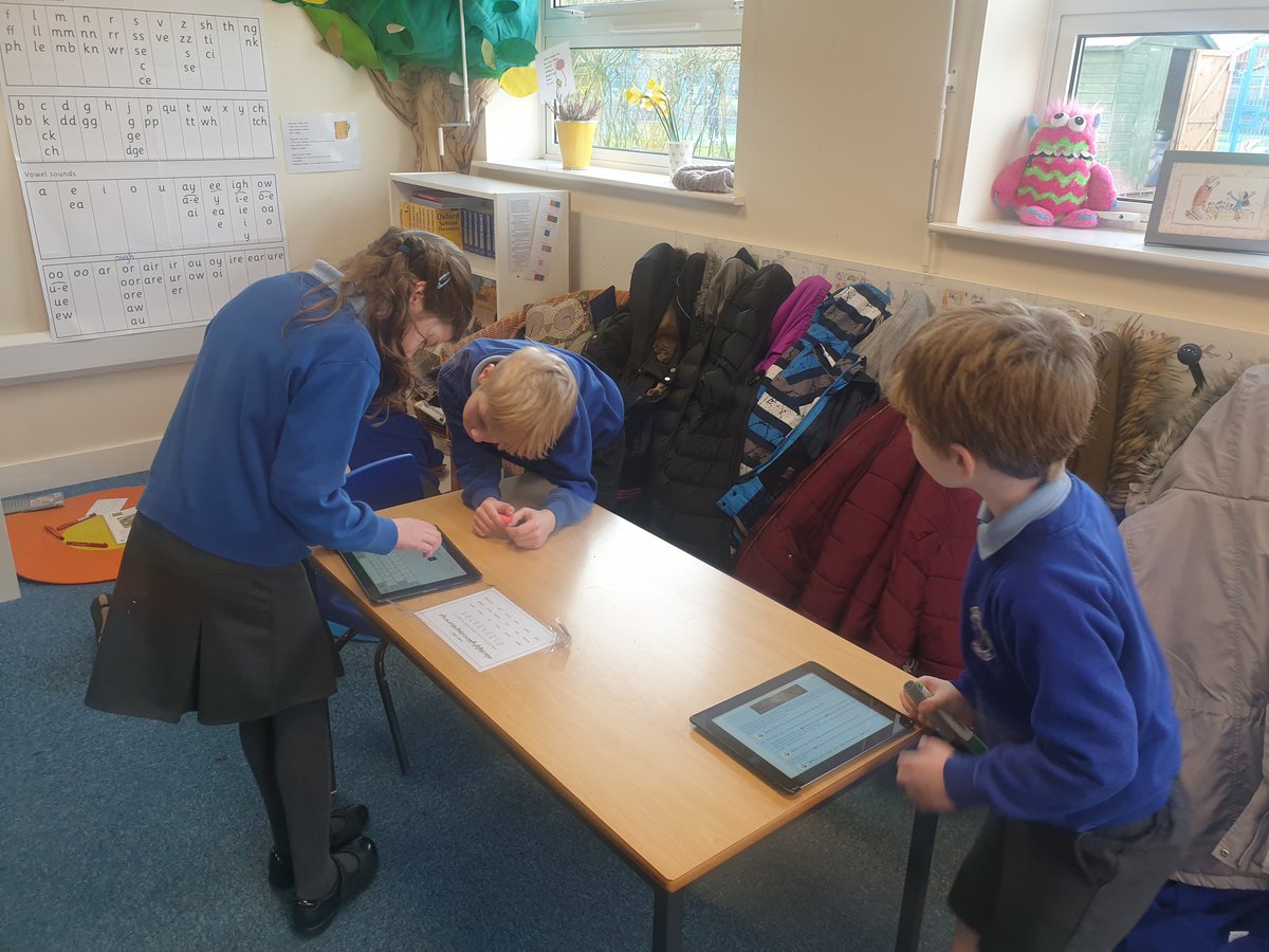 TarvinPrimary's tweet photo. Lewis class used their research skills to answer the question 'what did the Roman's ever do for us?' #enquirybased #TarvinHistory https://t.co/GKcdUKEaoG