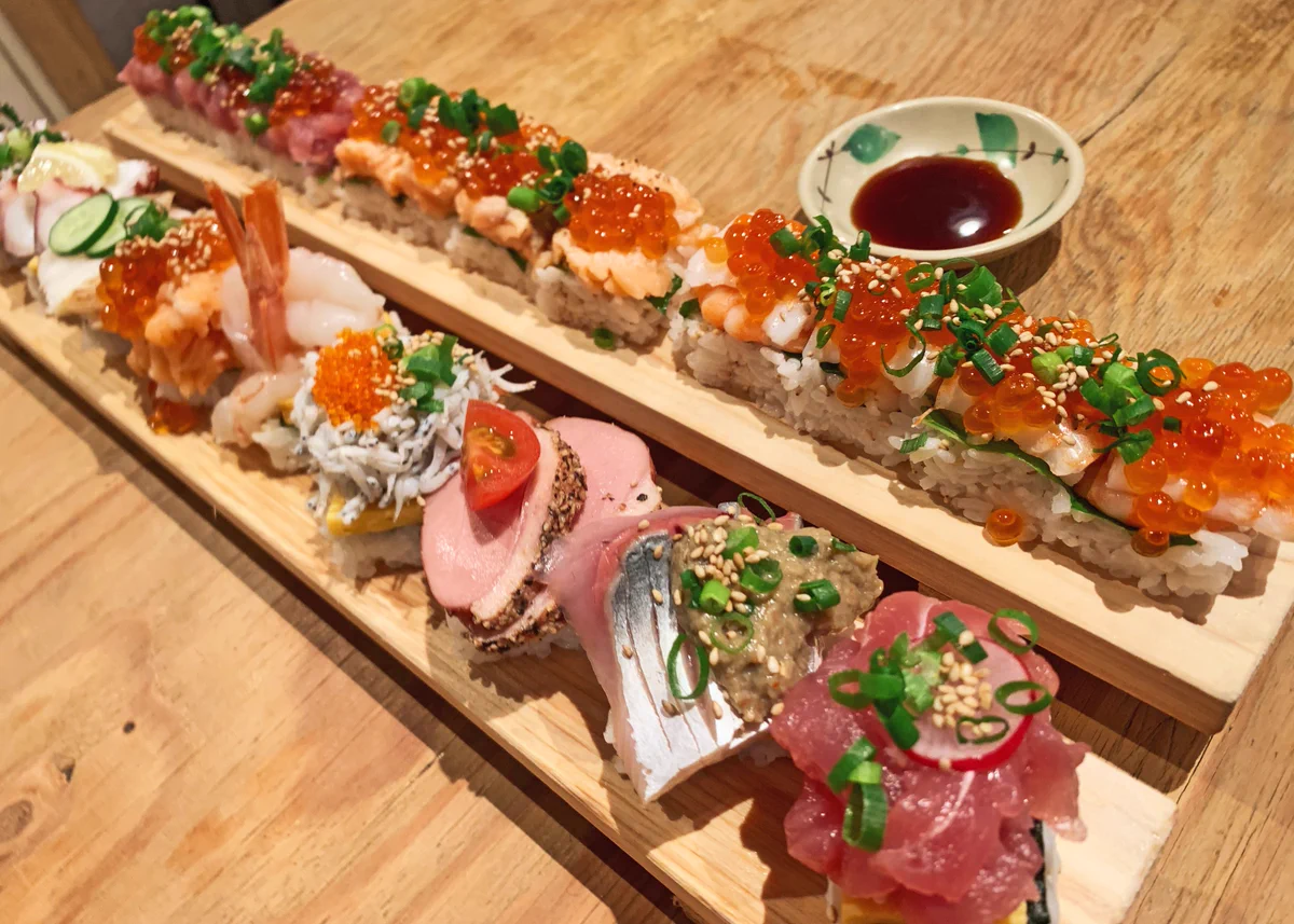 寿司好きは絶対行くべきお店！40cmの寿司を食べれる店がやばかったｗｗ