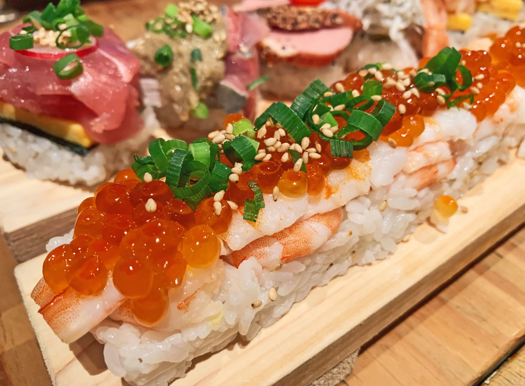 寿司好きは絶対行くべきお店！40cmの寿司を食べれる店がやばかったｗｗ