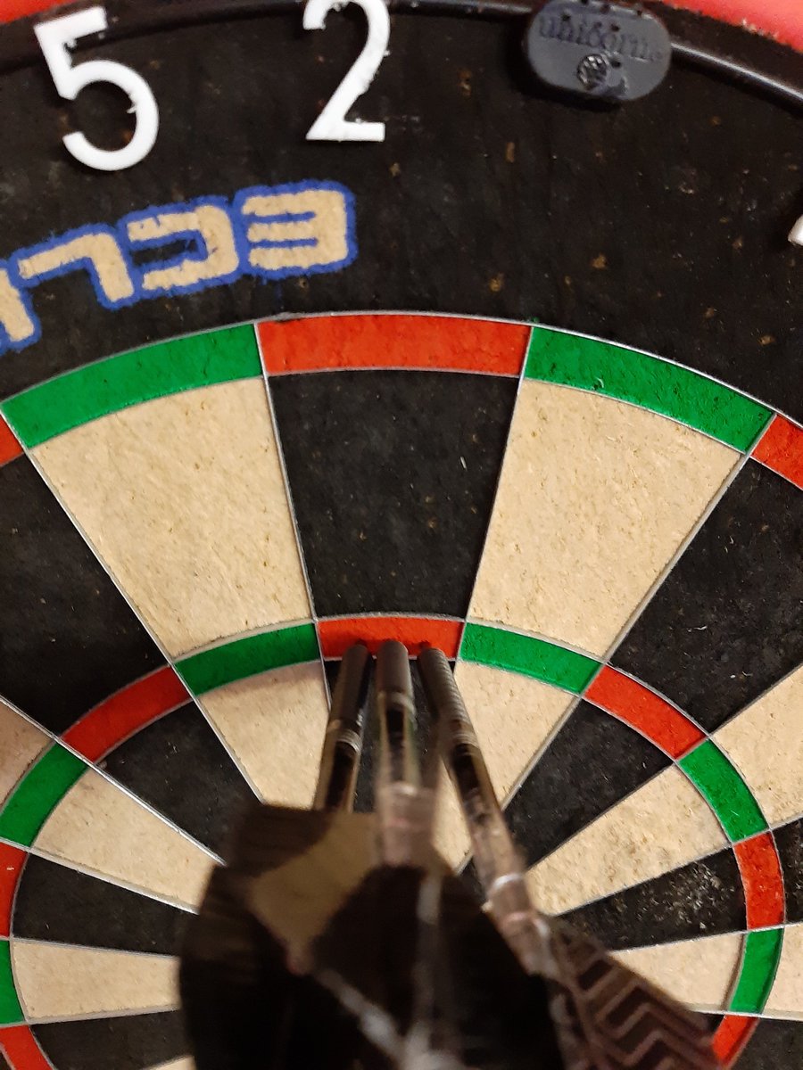 Manudtjonas's tweet photo. @GaryAnderson180 Thank you Gary for those sick Darts. Thats my first 180 and it felt amazing. https://t.co/mBLIyNKpiJ