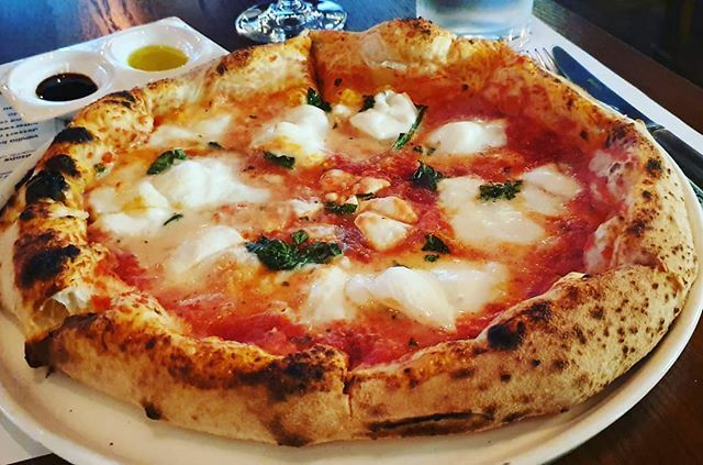 jweiht's tweet image. V happy right now.. Pizza Napolitana for live 🥳 ift.tt/2Sx7gER