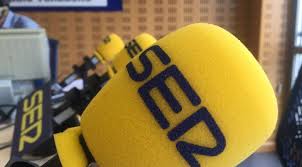 SER_Andorra's tweet photo. Avui a #ElBalco, tertúlia amb @SilviaBonet i @Antonia_Escoda per analitzar l'actualitat després del repàs de les notícies de la jornada amb @asanjututu.
🕐19:20h
📻102.3FM
🖥️https://t.co/kq6yCYSBjA
📲Comentaris i notes de veu: https://t.co/7Sej6Zsdsn https://t.co/OROCQYpnJ0