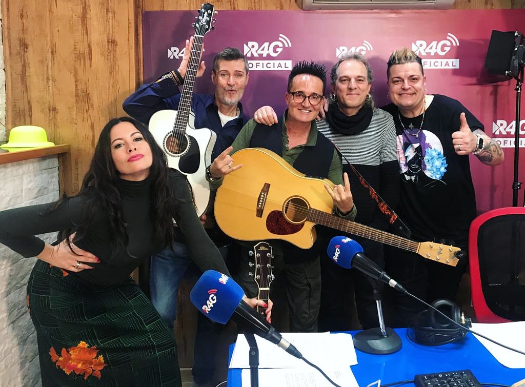 DQABOMRadio's tweet photo. Hoy hemos tenido Programón!!! Ha venido desde Zaragoza @doblemmusica junto a @RalVelilla y hemos pasado una mañana estupenda!!
Esperamos repetir prontito chicos ! 💃💃🥰
.
#radio #radio4g #morning #morningshow #musica #tonymiranda #bandido #radio4gzaragoza #felizlunes https://t.co/Fbzq0Btjd1