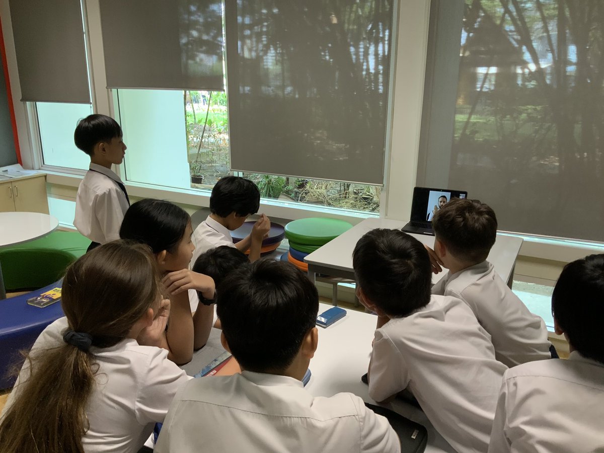 Frog_Porridge's tweet photo. Incredibly grateful for the generous amount of time that @MrErdoganEDU gave our Digital Leaders today as he gave a remote Masterclass in #forcedperspective. From ๐ญ๐ฐ to ๐น๐ญ We look forward to their creations! @SHBriverside #shredtechrocks https://t.co/gCzigaO5Oh