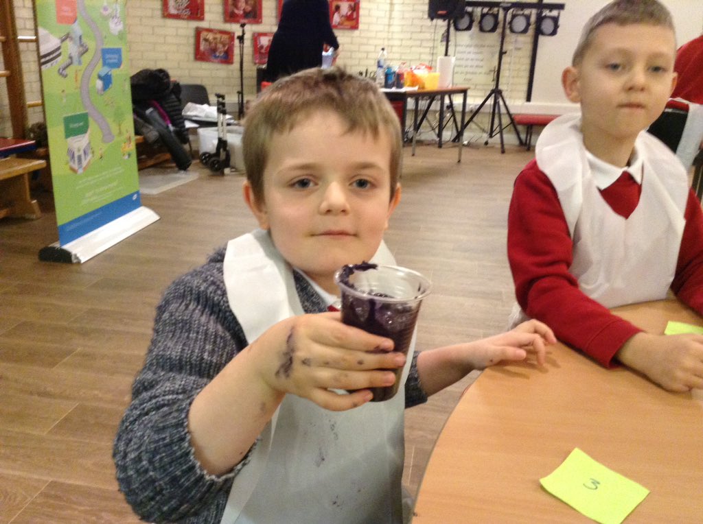 NantYParcSchool's tweet photo. The Year 2 children are enjoying making slime medicine in the medicine and me workshop #NYPSTEM #pfizeruk https://t.co/NNNF3jHOfi