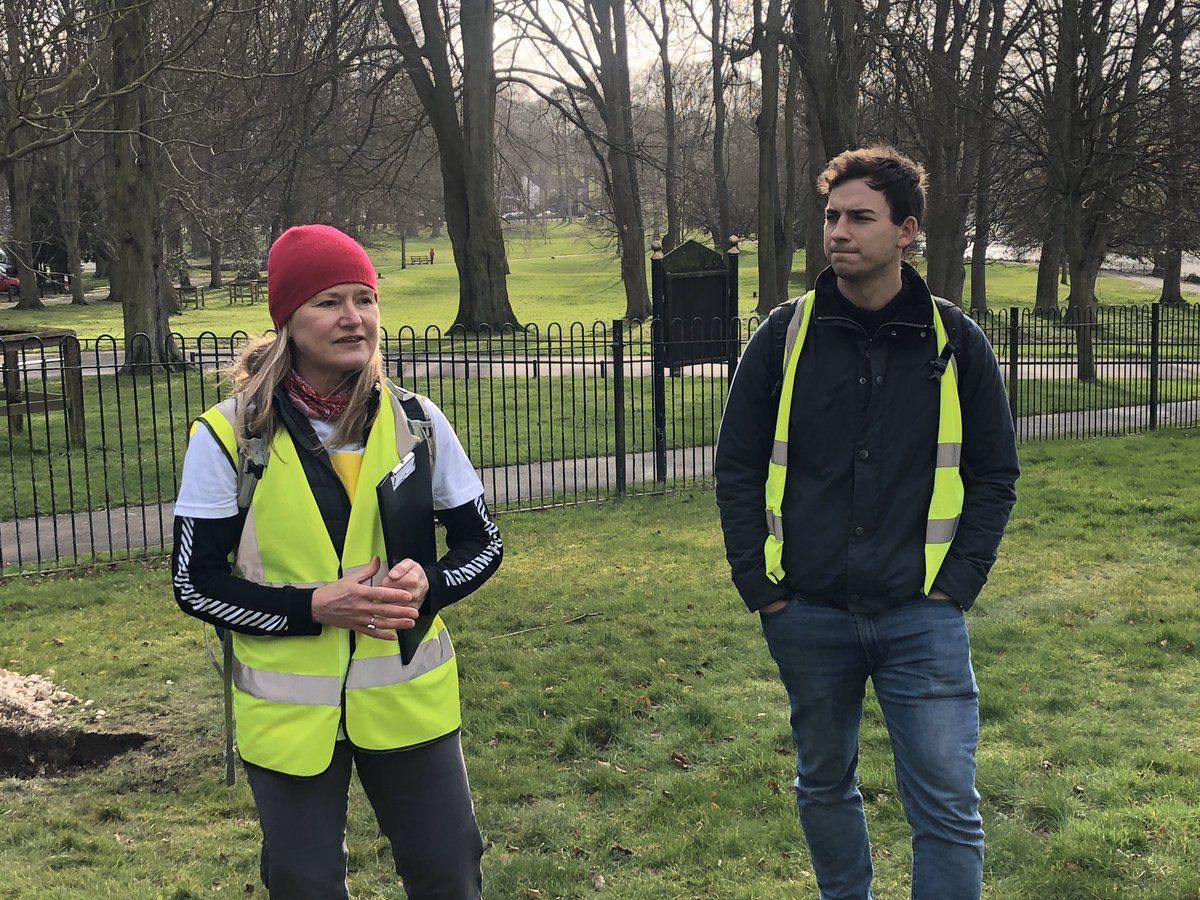 dan_c_cook's tweet photo. We are out with LI President Adam White @davies_white James Gosden @MarshallsGroup Helen Hoyle @hehoyle1 ,  @lutoncouncil , students from Riverbank Primary and community reps from @WardownHouse tree planting to help offset our LI activity with students #climateaction https://t.co/8uJxtJhf37