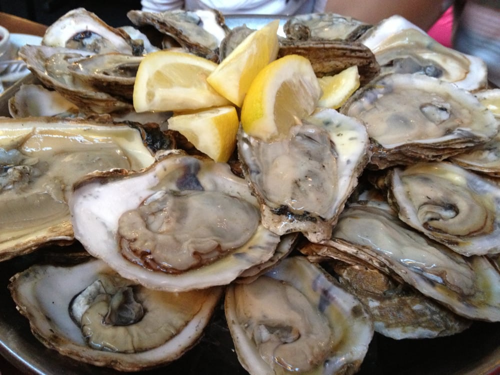 Chefs - Fresh Mersea Oysters <a href="/brownandmay/">Brown & May</a> ..pre-order for Valentines ..01379 870181.. in trays of 24 ..#shellfish #seafood #eatmorefish #fishisthedish #valentines #valentinesday #valentinesmenu