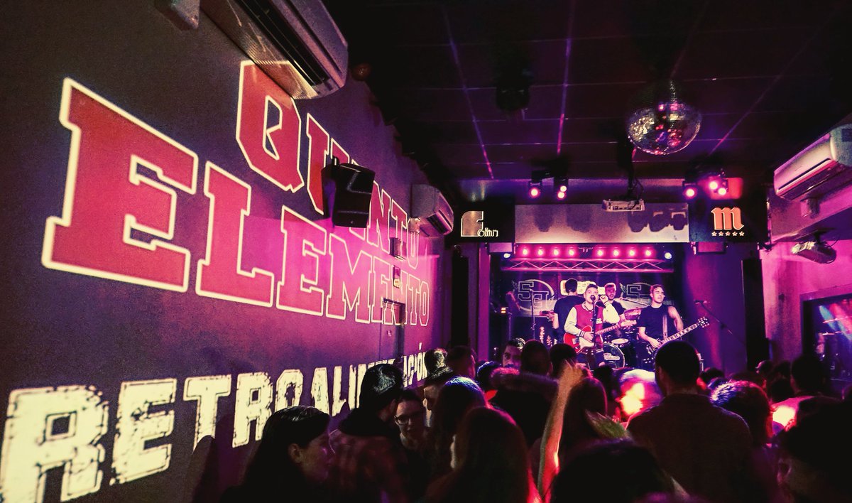 Sabemos de lo complicado de entrar festivales, pequeños y grandes. Pero qué bonito es dejarse los cuernos en las salas, y ver que tras preparar durante meses un evento de dos horas las bandas consiguen postales como esta ❤️. ¡Seguimos! #Retroalimentacion