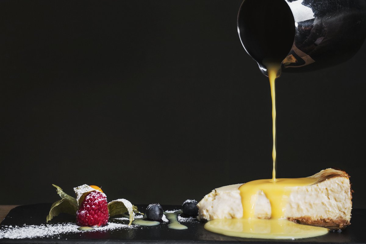 RestCondumios's tweet image. Después de probar nuestra #tarta de #queso de cabra podrás decir que ya ha empezado la semana... 🤤