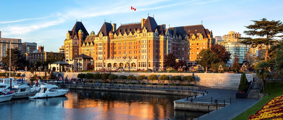 VClinebarton's tweet photo. Heading to #Victoria B.C. today, sorry if I miss tweets! Castle #InspirationResearch at the lovely #FairmontEmpress! 💖👑🕵️‍♀️🍸 #Travel #Canada #MondayMotivation #WritingCommunity #Readers #BookBloggers https://t.co/hFpNb0VYHv