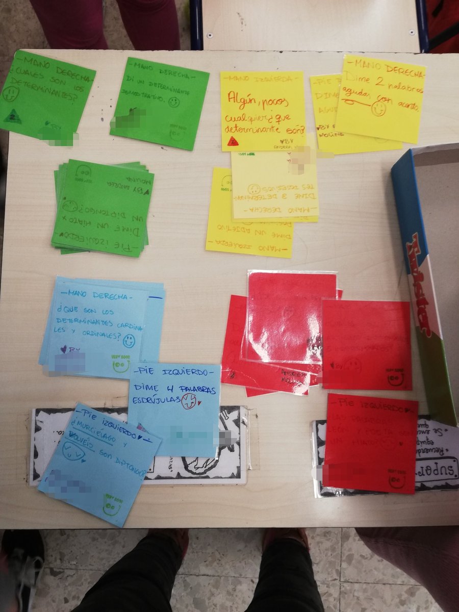 BeatrizCerdan's tweet photo. TWISTER DE LENGUA. Creado por una alumna. Dependiendo del color y parte del cuerpo que salga con la ruleta, te corresponde una pregunta de lengua. https://t.co/YcFtJiBeDx