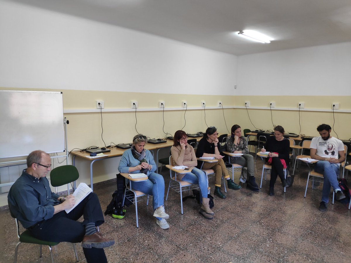 sebll8's tweet photo. @sebll8 @ajesplugues #PEE020 #comissio #serveicomunitari #instituts #entitats👐🗓️ Compartim actuacions, exposem necessitats, proposem millores, connectem centres i noves entitats... https://t.co/eo1DcdsH8D