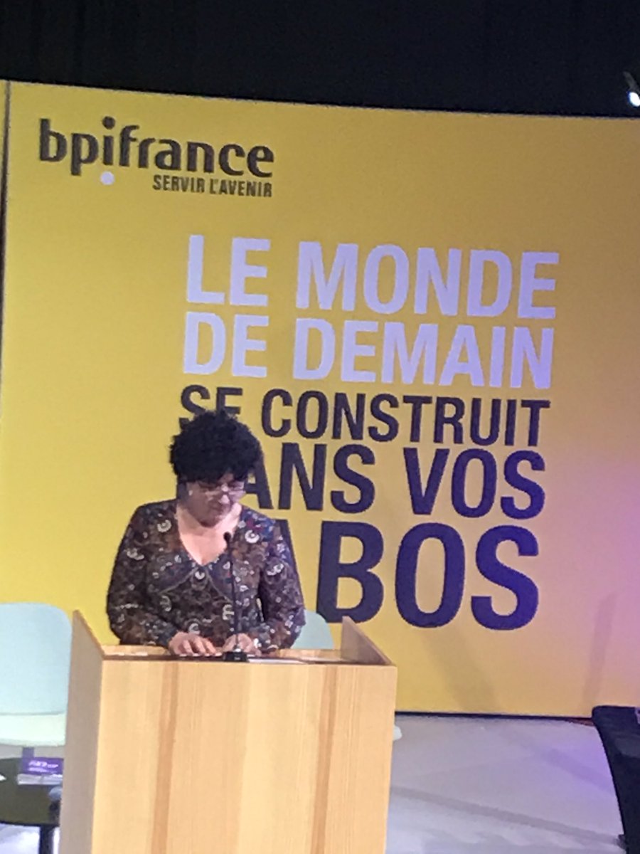 VincentLamande's tweet photo. Remise des trophées l-PhD lors du #DeepTechTour Saclay Bravo a tous les porteurs #congrats Nawras Georgi MEDINTHEPOCKET #LTSI accompagné par @OuestValo et Justine Bonnot EMBED IT EASY #irisa co-accompagnée par @INRIA ET @OuestValo @ReseauSATT @bpifrance   @sup_recherche https://t.co/plVyQMHZ1i