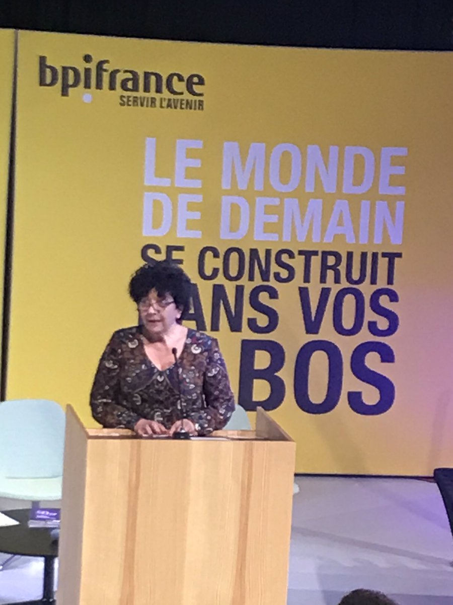 VincentLamande's tweet photo. Remise des trophées l-PhD lors du #DeepTechTour Saclay Bravo a tous les porteurs #congrats Nawras Georgi MEDINTHEPOCKET #LTSI accompagné par @OuestValo et Justine Bonnot EMBED IT EASY #irisa co-accompagnée par @INRIA ET @OuestValo @ReseauSATT @bpifrance   @sup_recherche https://t.co/plVyQMHZ1i