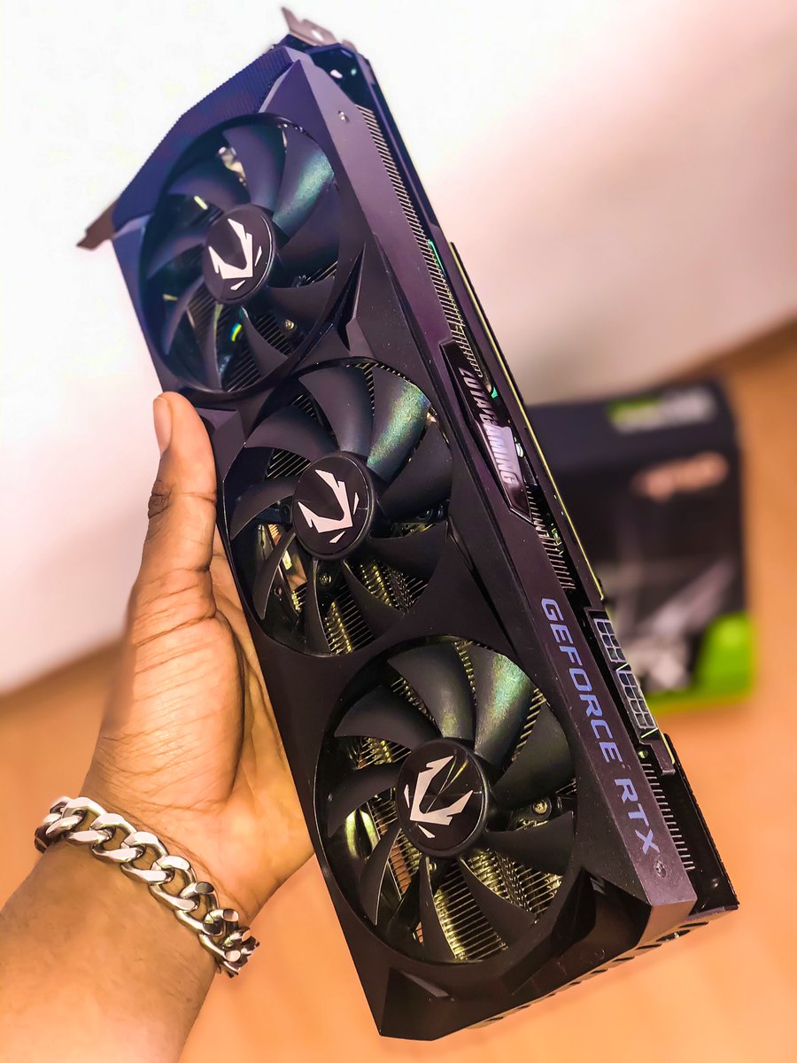 ImmerHimazu's tweet photo. Danke @ZOTAC_DACH für die ZOTAC GAMING GeForce RTX 2070 AMP Extreme. Bin so glücklich 😀
Einfach nur Traumhaft🤝❤️ #Grafikkarte #ZOTAC #GeForceRTX2070
LG: @ImmerHimazu https://t.co/8zTelCHSjz