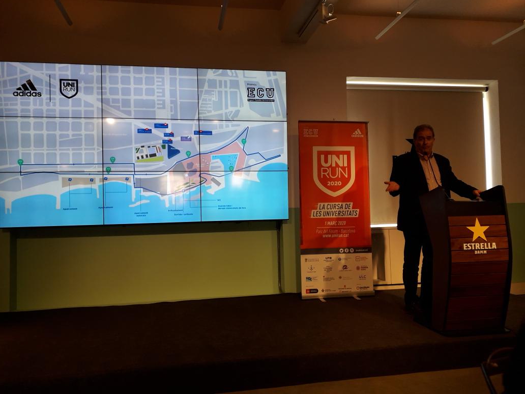 Ruthsotogarcia's tweet image. Presentació per part del nostre alcalde @JCallauBartoli de la cursa @uniruncat , cursa que uneix 2 ciutats @AjSantAdria @bcn_ajuntament  i 12 universitats que es realitzarà al #ParcFòrum 1 Març #esports