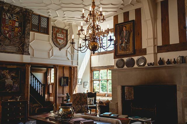 How beautiful is The Great Hall? Not a bad place for a drink or two 🥂 #historichomes #historic #wedding ift.tt/2H6ZYCq