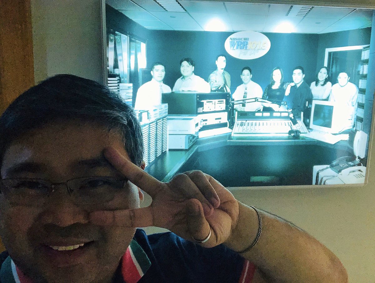 kuyamongchico's tweet photo. So de yun na nga...
Magna-9pm na. Kwentuhang Sex, Love, &amp; Relationships na ulit tayo brad/bhe 🗣

Tawag lang sa 8924-2684/3415-1111 or PM moko kung tungkol saan kwento mo pati number mo at ako tatawag sa’yo.

#uuuggghhh 💦💦💦
#SLR 📻
#ChicoMartin 👑 https://t.co/KtjsDpLryV