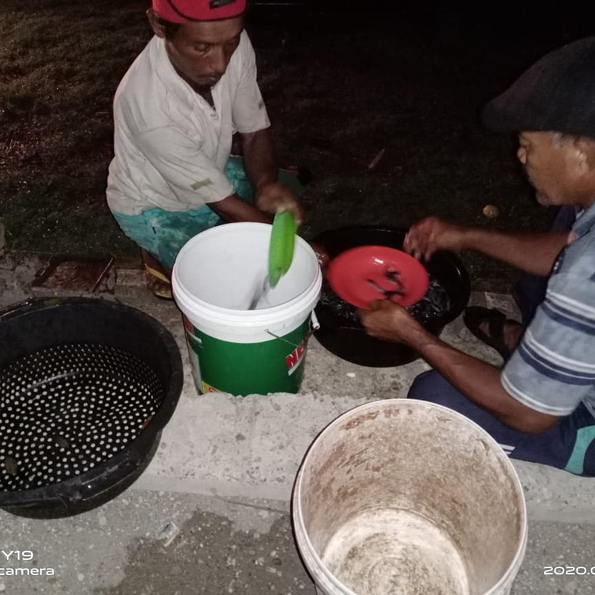 BumdesaGading's tweet photo. Pembelian bibit lele dilakukan 2 kali. Total keseluruhan 7500 ekor. 
Dari jumlah tersebut dibagi dalam 5 kolam terpal. 
Kami membeli bibit dengan ukuran panjang ±3-5 cm.
#budidayaikan #ikanlele #perikananindonesia
#bumdesagadingkamulyan #gadingtambakrejo #bojonegoro https://t.co/b1J7ZKcidy