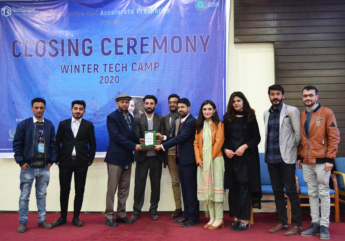 قراقرم انٹرنیشنل یونیورسٹی میں سرمائی ٹیک کیمپ کی اختتامی تقریب منعقد

urdu.gbee.pk/2020/1102

#GBee #GilgitBaltistan #Education #Technology #TechScape #AKDN #AccelerateProsperity #Gilgit #Startups #Startup #KarakoramUniversity