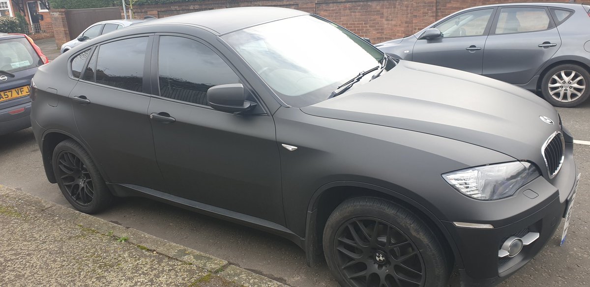 Great work by a local resident who contacted us regarding a suspicious vehicle. We conducted checks on the vehicle where it was established the vehicle was stolen on 07/02/20. Owner has been informed.
#StolenVehicle #KeylessTheft 
#BMW #X6 🚔
