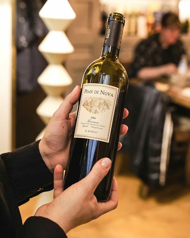 One of our favorites #ilborrowines: Pian di Nova 2016, made with 75% Syrah e 25% Sangiovese.
​A ruby red colored wine perfect with traditional Tuscan dishes.
​
​#ilborrotuscanbistro #ilborrowines #piandinova ift.tt/31EPELk