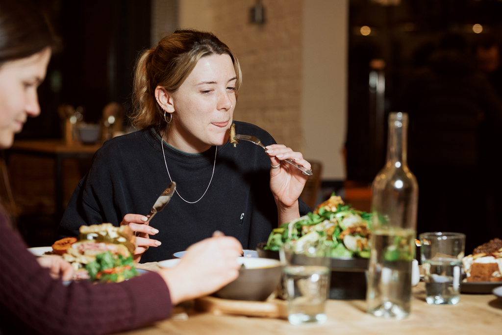 GoBackwood's tweet photo. Food + Friends 💚 #neighbourhoodhangout #keepitlocal #brighton #cafelife https://t.co/rMDjxV561r