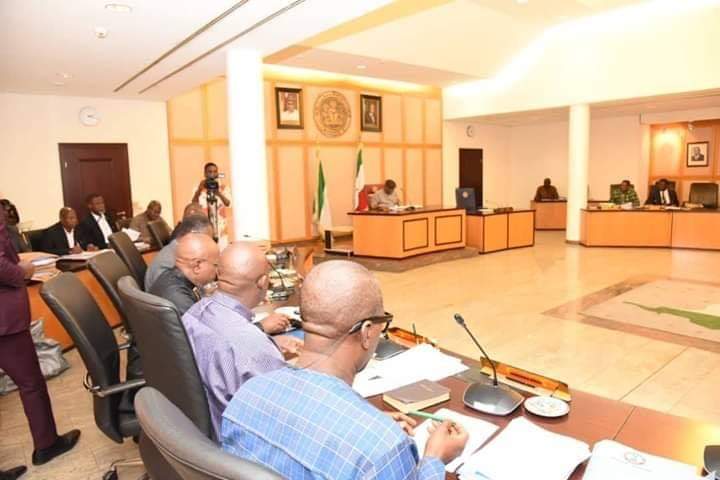 ikwerre's tweet image. The Rivers State Executive Council has approved the public sale of the abandoned 17- Storey Stock Exchange Building near the Federal Road Safety Corps office by CFC roundabout on Aba Road,  Port Harcourt. They also approved that adverts be placed in the media to invite buyers.