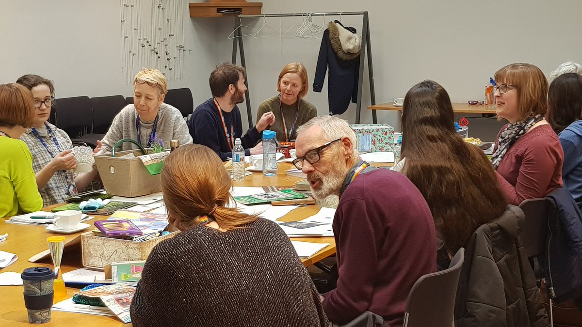 benge_nicola's tweet image. Delivering reminiscence training today to library staff from West Sussex at Crawley Library @WSCCNews

#horshamlibrary #sussexbythesea
#westsussex #reminiscence #training #libraries #librarian #heritageprofessional #Workingmum #activities
#worthing #womenledbusiness #crawley