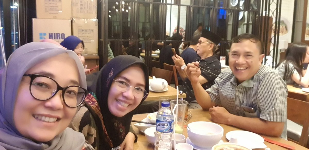 Goerny2's tweet photo. @anggia_ermarini @masbams70 @Rasyid_Reduh @nadlifah9 @sahabat_arzeti @detaanggraeni @EnungMaryati @faridafarichah @saifulmisyar @amandatap92 @billy4riez Setor poto #madyang nambah porsi ada tamu agung @AGUSINDONESIA2 https://t.co/I3c74PAuf5