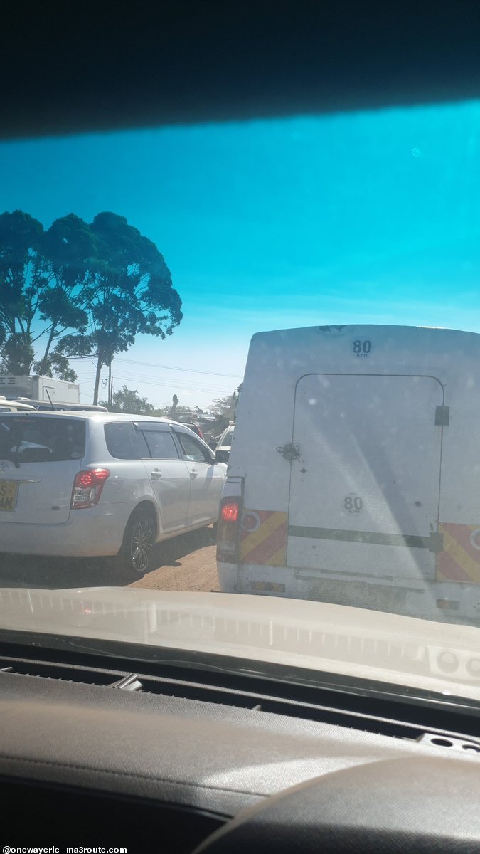 Ma3Route's tweet image. 16:13 Ngong rd traffic is bad.this chinese contractor is the worst of the lot   via @onewayeric