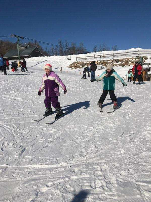 tupperlakecsd's tweet photo. LP Quinn 4th graders had a great day learning to ski at Titus Mountain last week. https://t.co/LjGnGEkx5J
