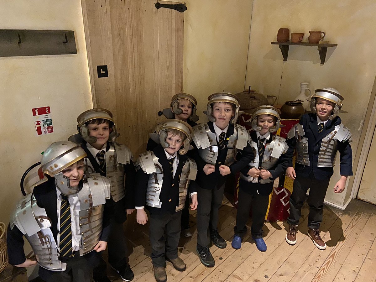 MBP_Humanities's tweet photo. The boys of 3W have enrolled in the Roman army and are trying on their new armour! #nrlm #caerleonmuseum #legionlife https://t.co/mY1qL8hnsC